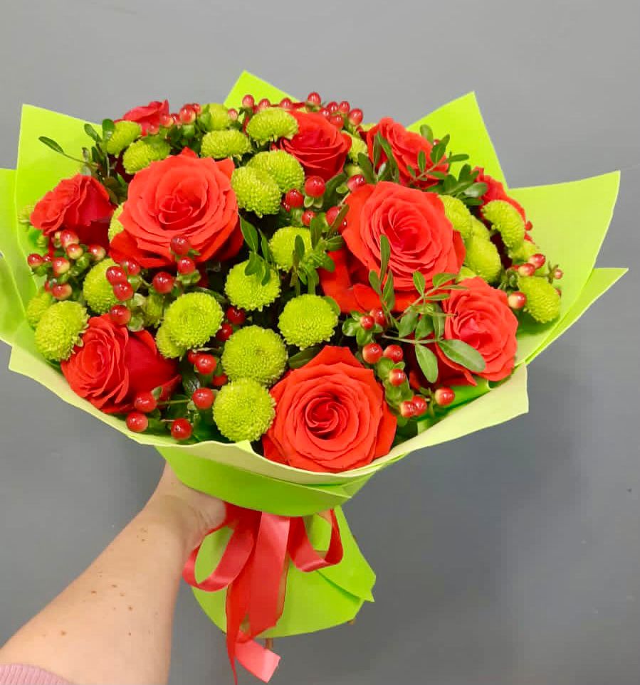 Букет цветов из: Хризантемы и Розы в Баклановской Ставропольского края