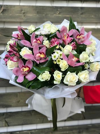 Букет цветов из: Розы и Хризантемы в Баклановской Ставропольского края