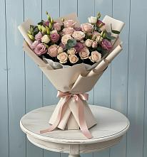 Букет цветов из:  Розы и Лизиантусы в Баклановской Ставропольского края