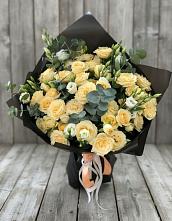 Букет цветов из:  Розы и Лизиантусы в Баклановской Ставропольского края