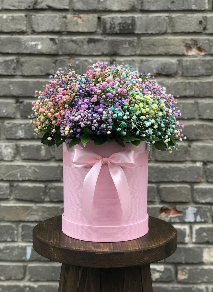 Цветочная композиция из Гипсофила и Розы в шляпной коробке в Баклановской Ставропольского края