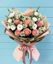 Букет цветов из:  Розы, Альстромерии и Лизиантусы в Баклановской Ставропольского края