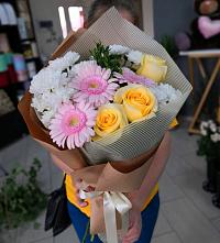 Букет цветов из:  Герберы, Розы и Хризантемы в Баклановской Ставропольского края