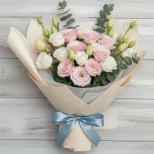 Букет цветов из:  Лизиантусы в Баклановской Ставропольского края