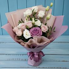 Букет цветов из:  Розы и Лизиантусы в Баклановской Ставропольского края