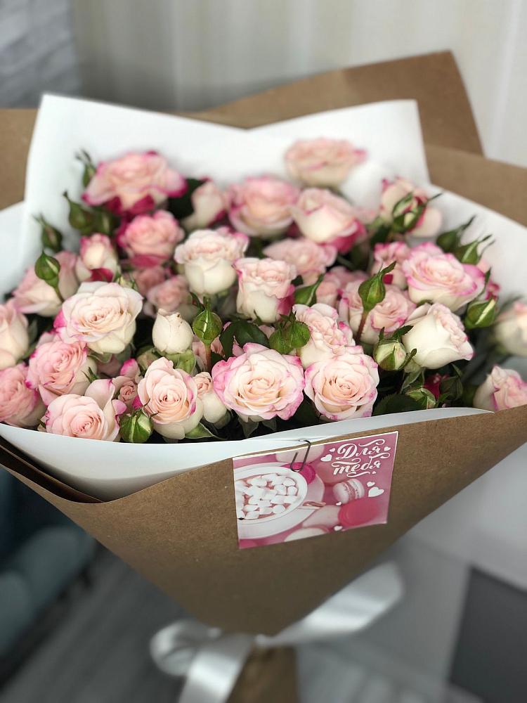 Букет цветов из: Розы в Баклановской Ставропольского края