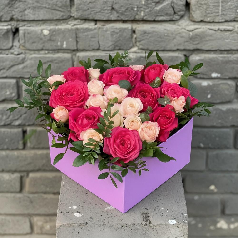 Цветочная композиция из Розы в коробке в Баклановской Ставропольского края