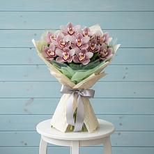 Букет цветов из:  Орхидеи и Розы в Баклановской Ставропольского края