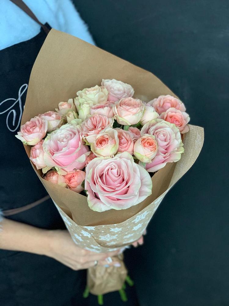 Букет цветов из: Хризантемы и Розы в Баклановской Ставропольского края