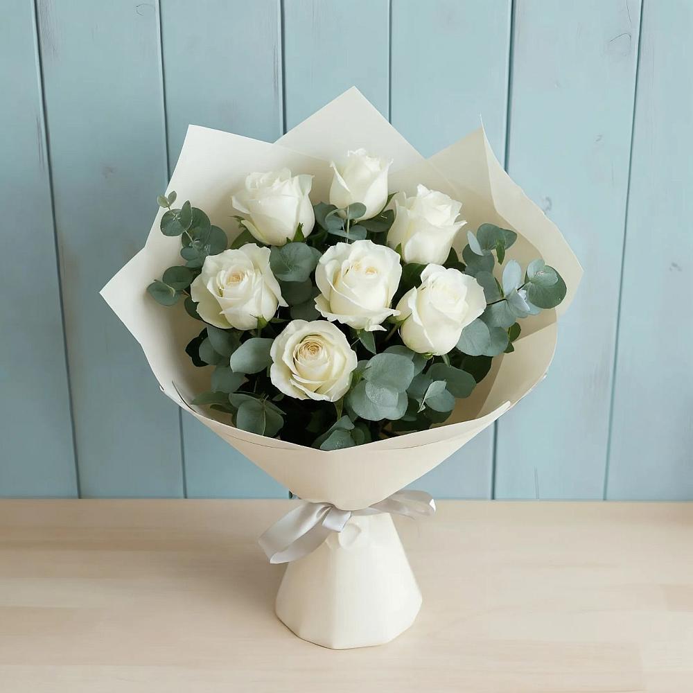 Букет Белые розы в Эвкалипте в Баклановской Ставропольского края
