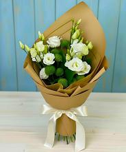 Букет цветов из:  Хризантемы и Лизиантусы в Баклановской Ставропольского края