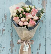 Букет цветов из:  Розы #REPLACE_PRED# Баклановской Ставропольского края