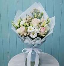 Букет цветов из:  Розы и Лизиантусы в Баклановской Ставропольского края