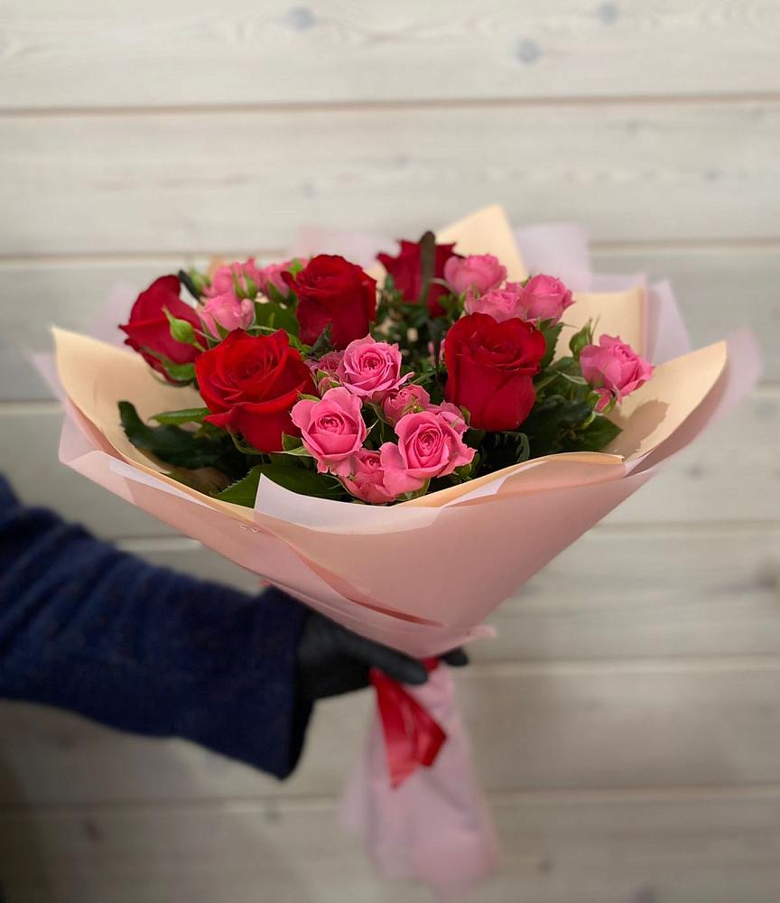 Букет цветов из: Розы в Баклановской Ставропольского края