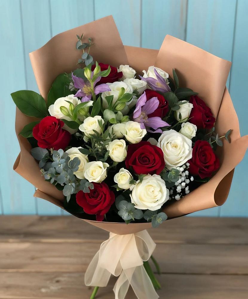 Букет цветов из: Розы и Альстромерии в Баклановской Ставропольского края