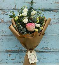 Букет цветов из:  Розы и Лизиантусы в Баклановской Ставропольского края