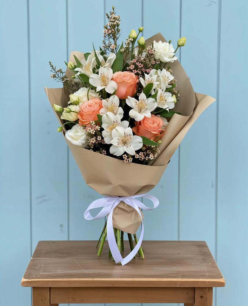 Букет цветов из: Альстромерии, Лизиантусы, Розы и Хризантемы в Баклановской Ставропольского края